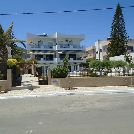 Triton Hotell 3*