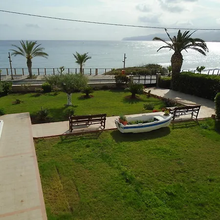 Hotell Triton 3*
