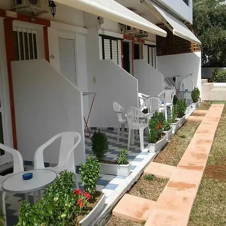 Triton Hotell