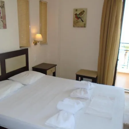 Hotell Triton 3*