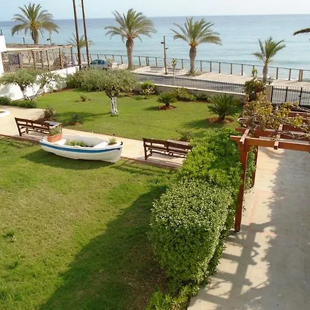 Hotell Triton 3*